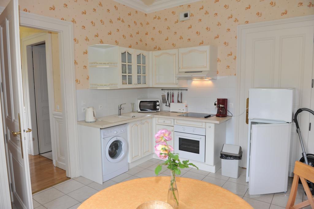 Aux Meubles Du Manoir Aparthotel Aix-les-Bains Kültér fotó
