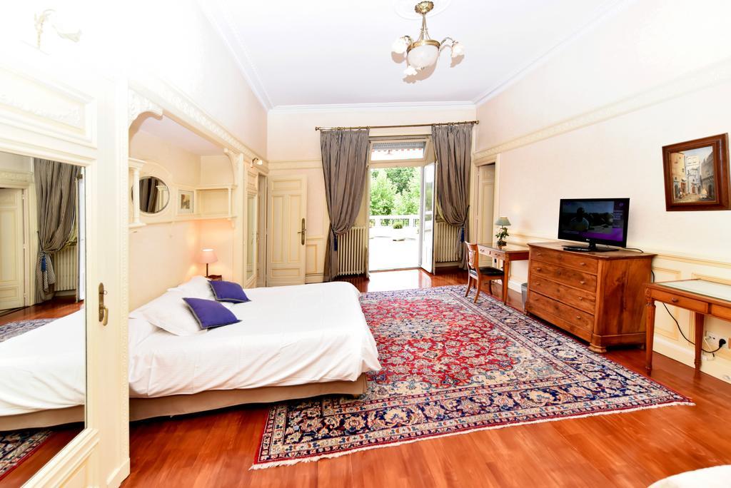 Aux Meubles Du Manoir Aparthotel Aix-les-Bains Kültér fotó