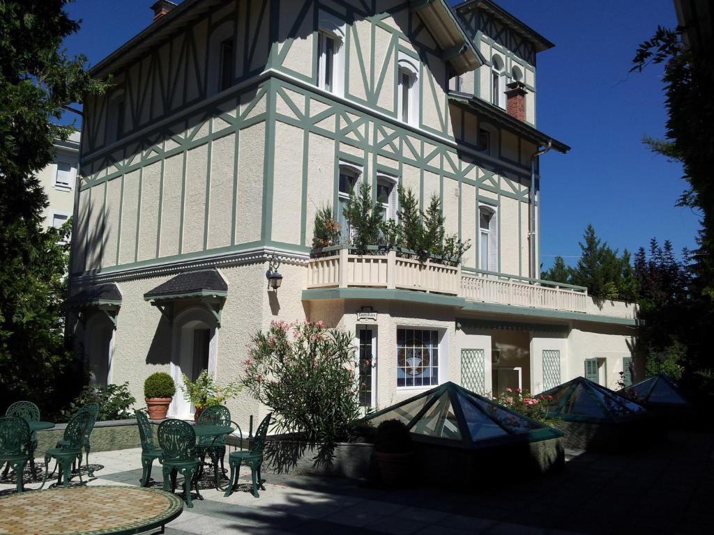 Aux Meubles Du Manoir Aparthotel Aix-les-Bains Kültér fotó