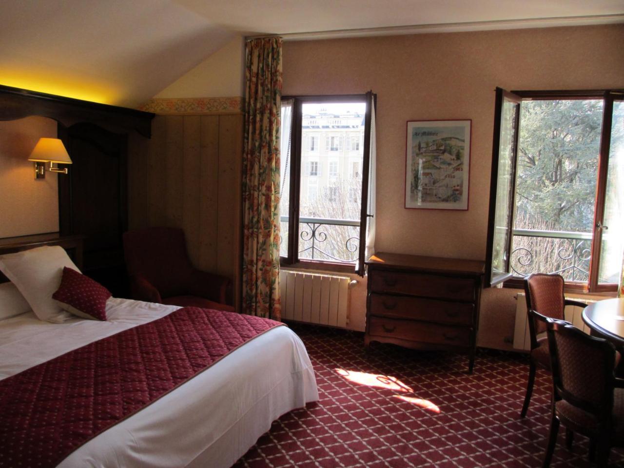 Aux Meubles Du Manoir Aparthotel Aix-les-Bains Kültér fotó