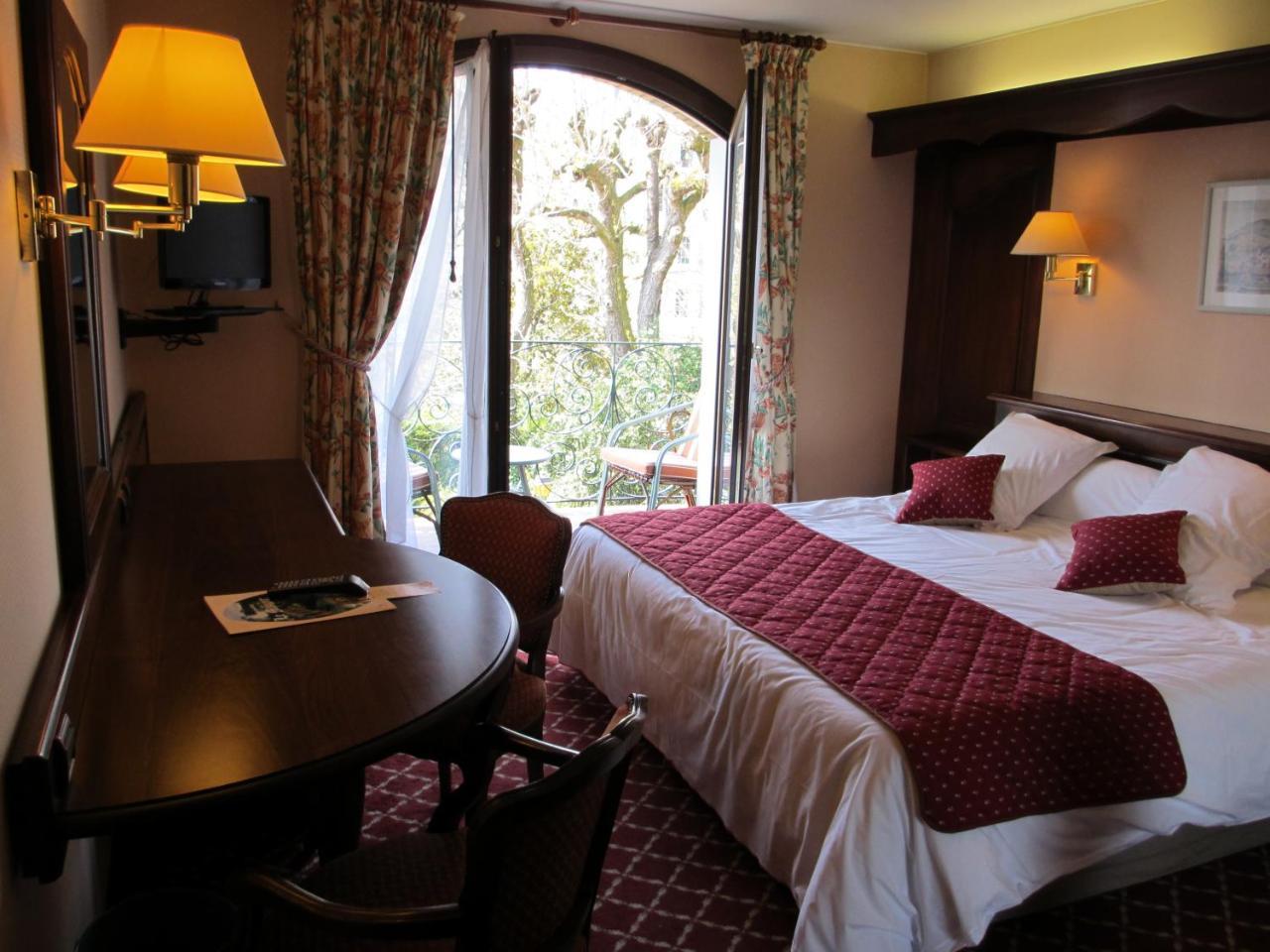 Aux Meubles Du Manoir Aparthotel Aix-les-Bains Kültér fotó